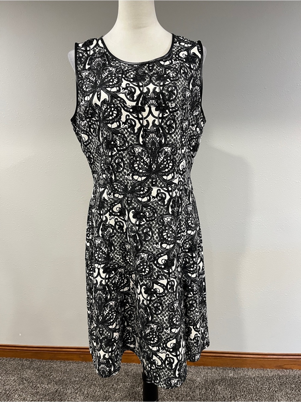 Calvin Klein Black & White Sleeveless Lace-Effect Fit-and-Flare Dress